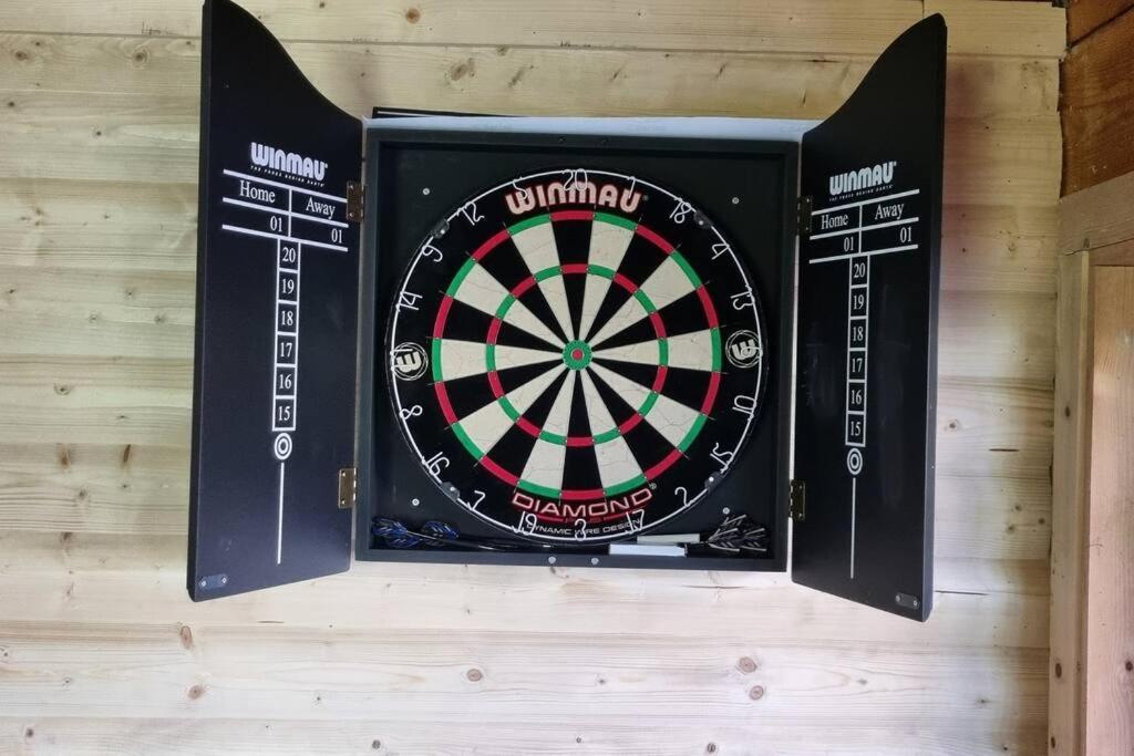 Grace's Place With Hot Tub & Games Holiday home Carrickfergus