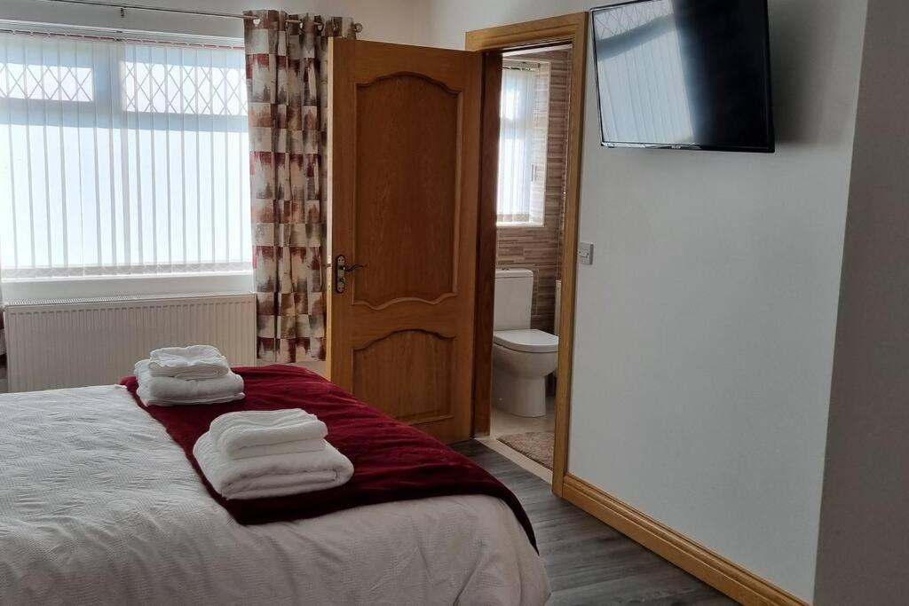 Grace's Place With Hot Tub & Games Carrickfergus